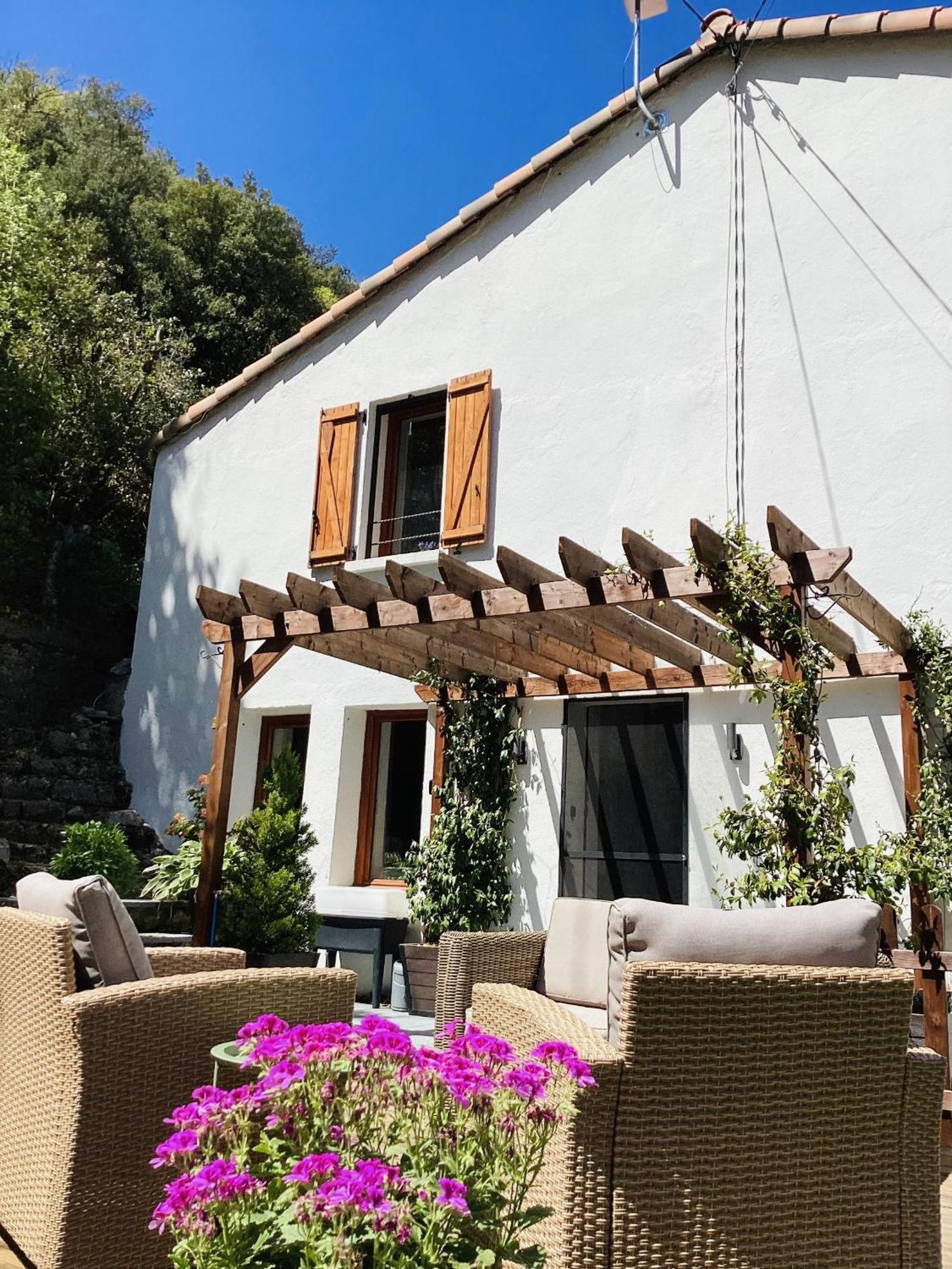 Aude Escape Bed and Breakfast Saint-Martin-Lys Exterior foto
